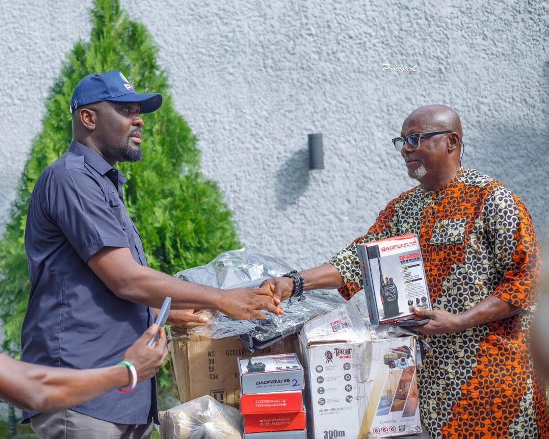 PUBLIC SAFETY FIRST: ENUGU WEST SENATOR, DR. OSITA NGWU DONATES MODERN SECURITY GADGETS TO MMAKU COMMUNITY, REAFFIRMS COMMITMENT TO CONSTITUENCY SECURITY.